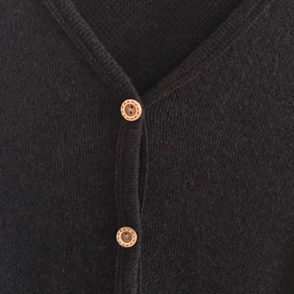 Black Sweater with ruffle bottom - Picture 4 of 5